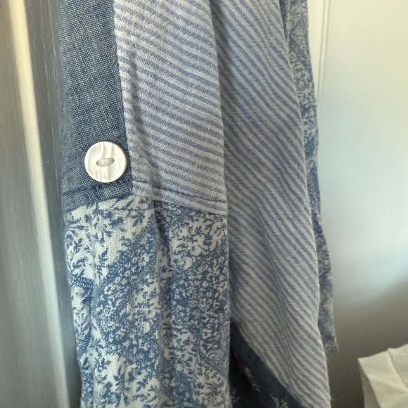 American Eagle Outfitters Blue Denim Button Down Shirt - Picture 5 of 9